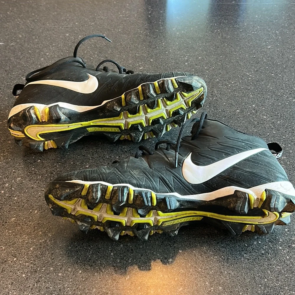 Nike Football/ Lacrosse Cleats - Picture 5 of 7